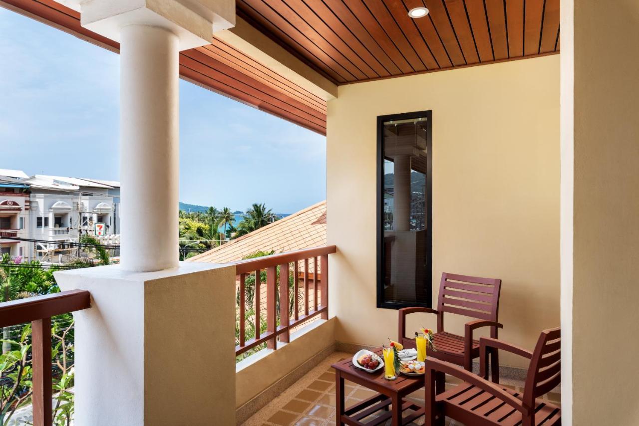 Patong Paragon Resort & Spa Sha Extra Plus Exterior foto A balcony