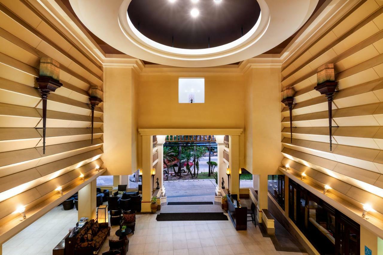 Patong Paragon Resort & Spa Sha Extra Plus Exterior foto Lobby