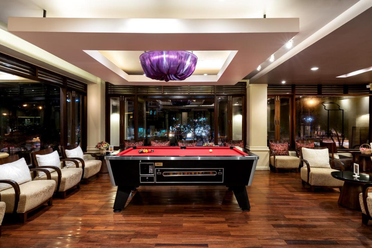Patong Paragon Resort & Spa Sha Extra Plus Exterior foto The Pool Table at the lobby