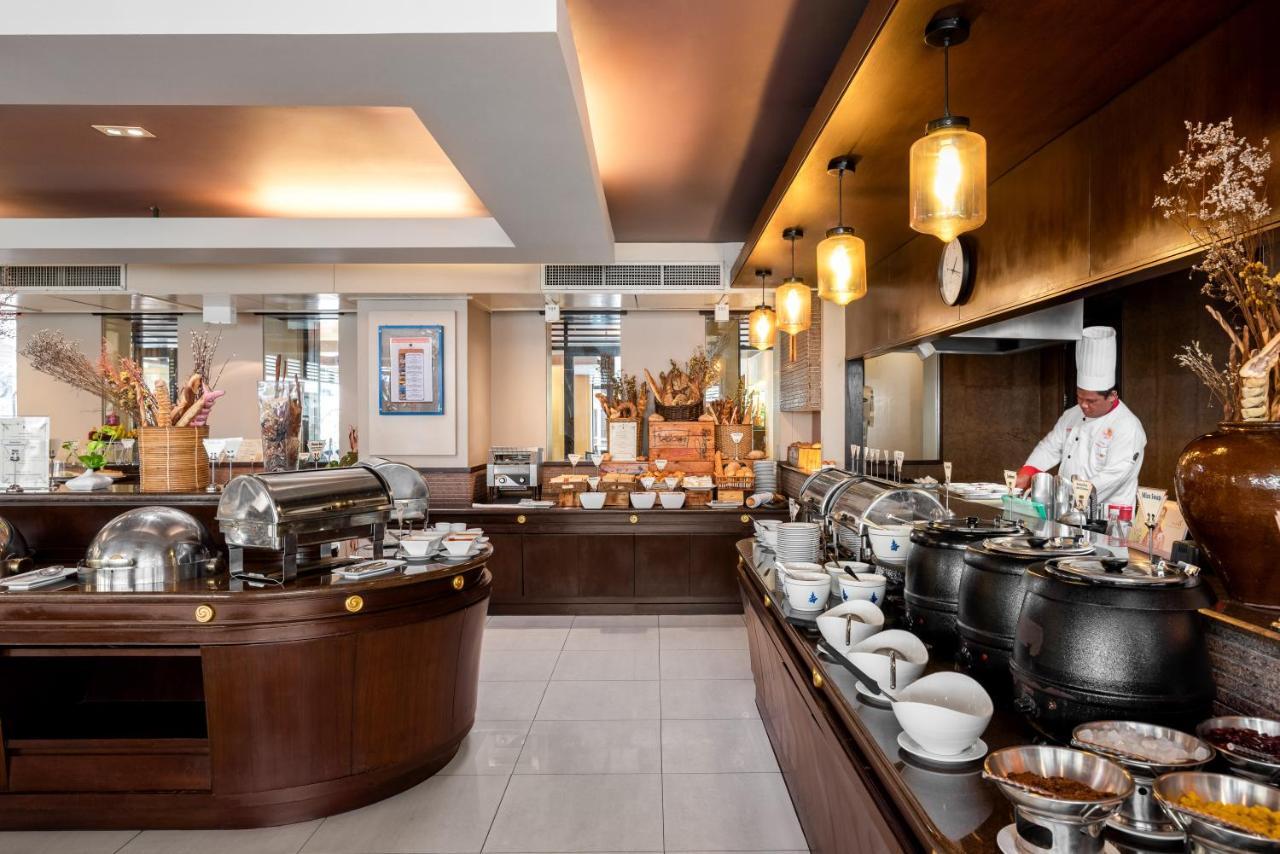 Patong Paragon Resort & Spa Sha Extra Plus Exterior foto The buffet at the hotel