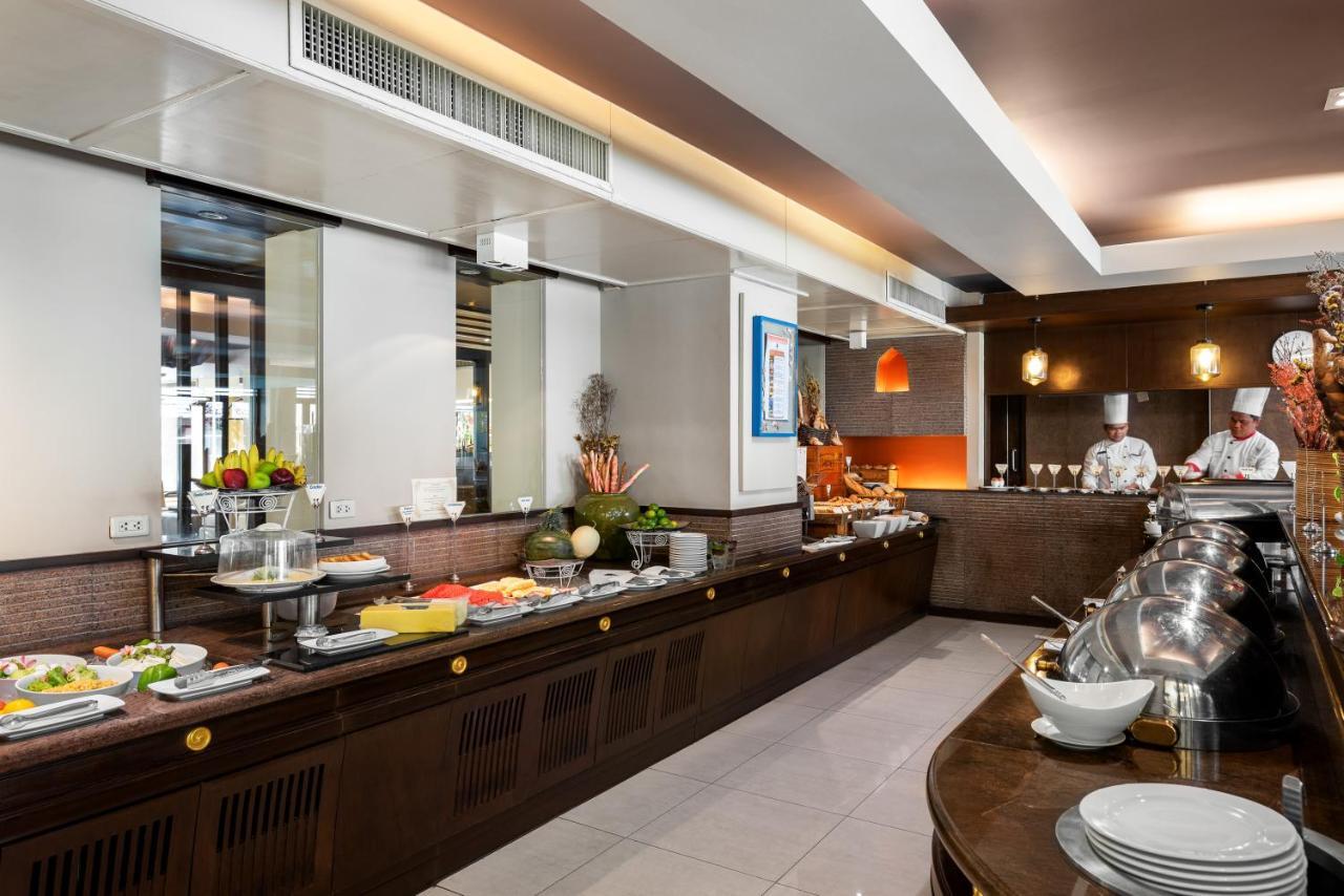Patong Paragon Resort & Spa Sha Extra Plus Exterior foto The buffet at the hotel
